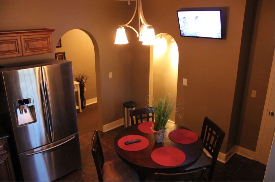 1292 N Highland Ave, Jackson, TN 38301